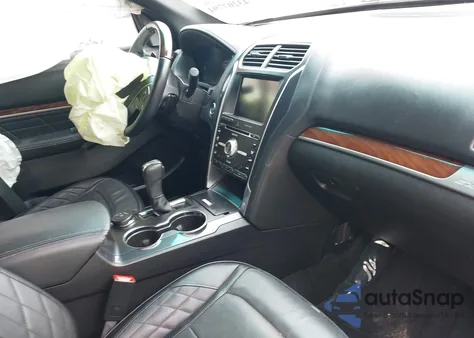 2016 Ford Explorer Platinum z USA, uszkodzony, nr VIN 1FM5K8HT3GGC41125